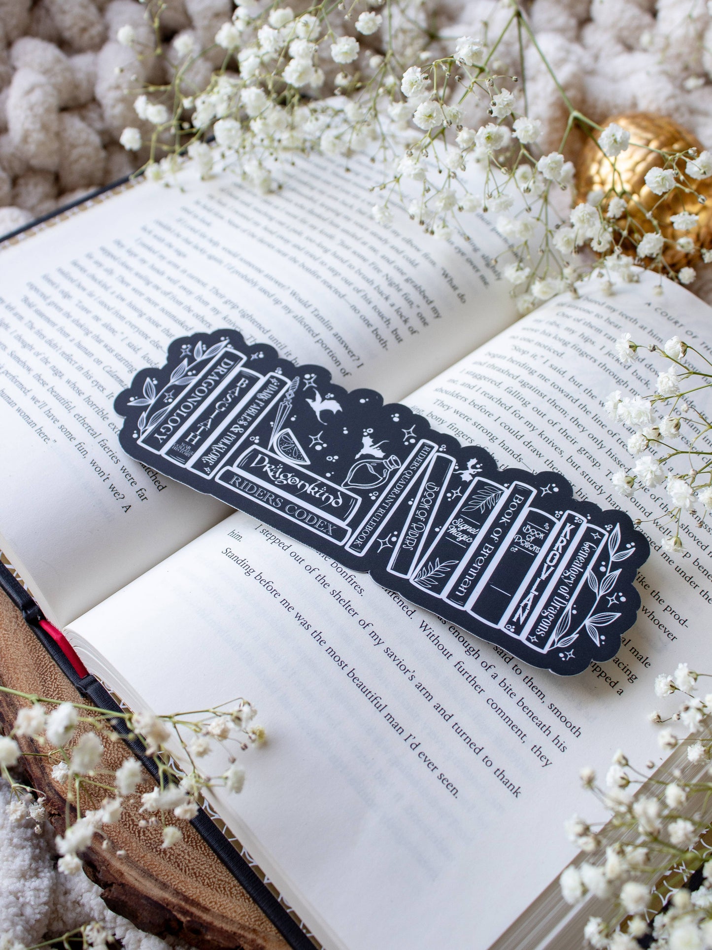 Fourth Wing Violet's Bookshelf Bookmark