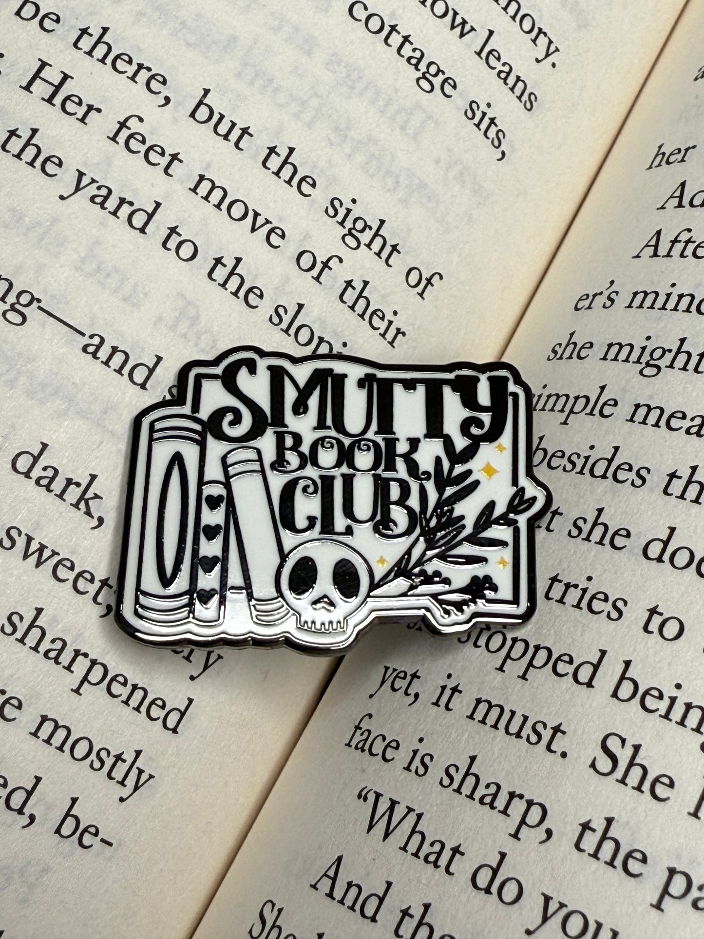 Smutty Bookclub pin