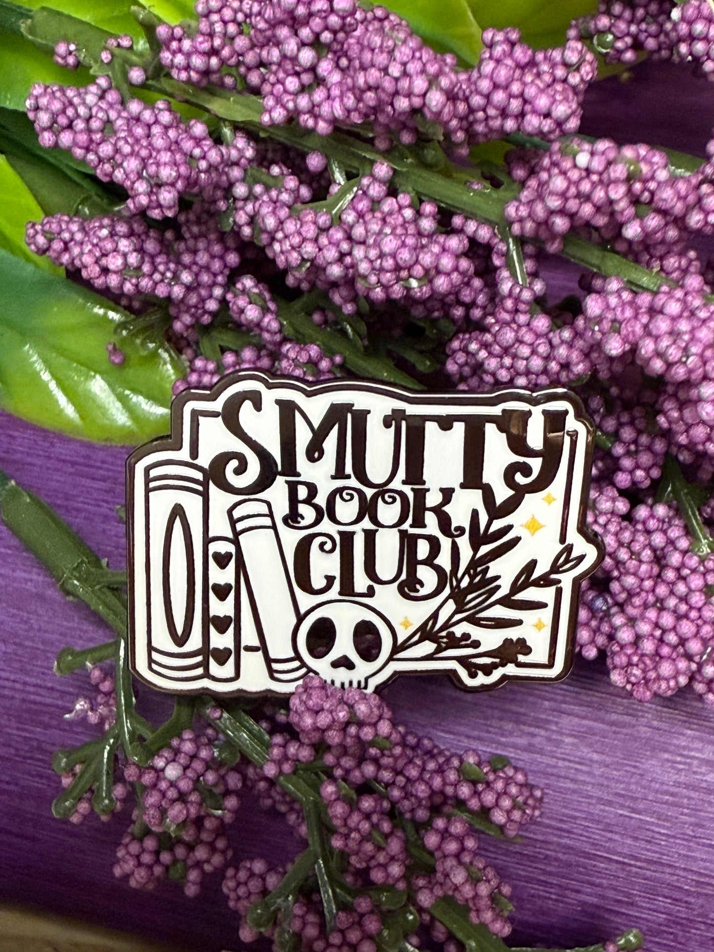 Smutty Bookclub pin