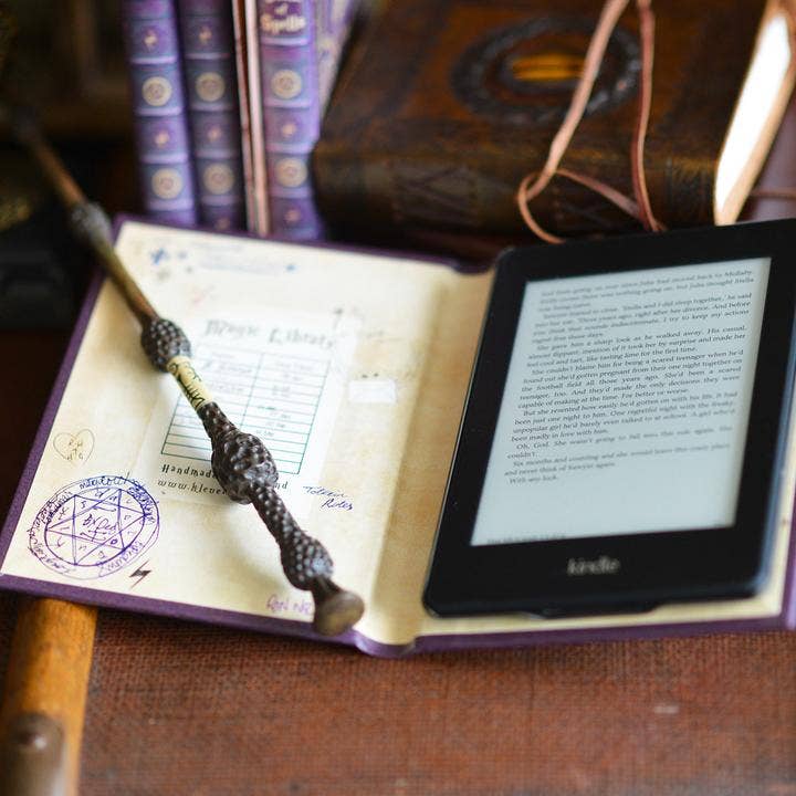 Book of Spells / Universal Fit Cover for all Kindle & eReaders