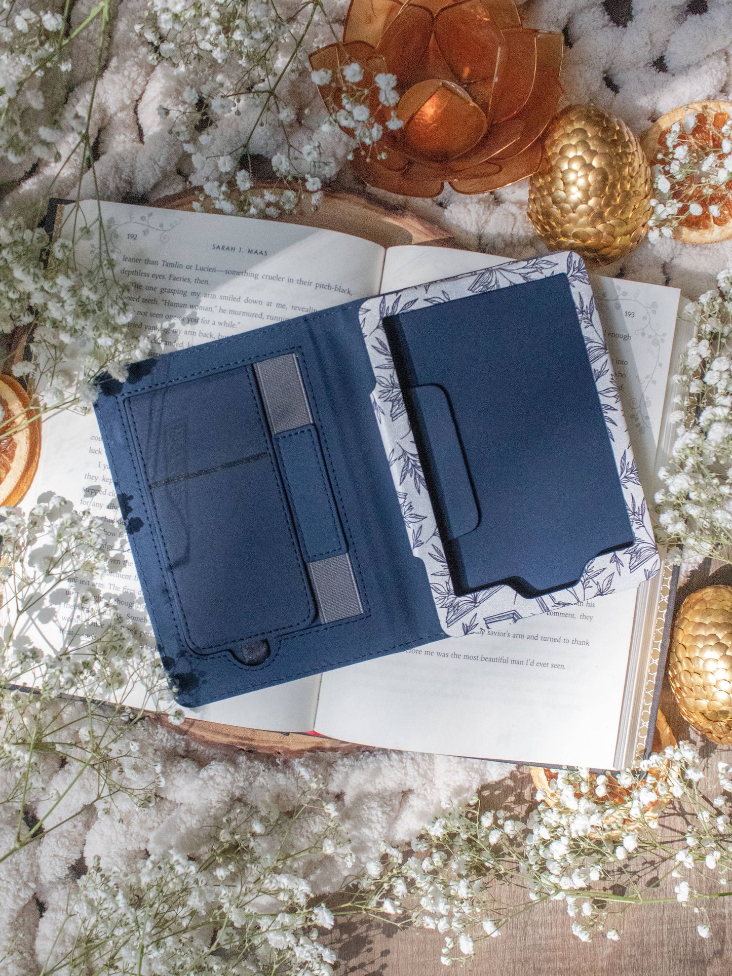 Kindle Case | Porcelain Books